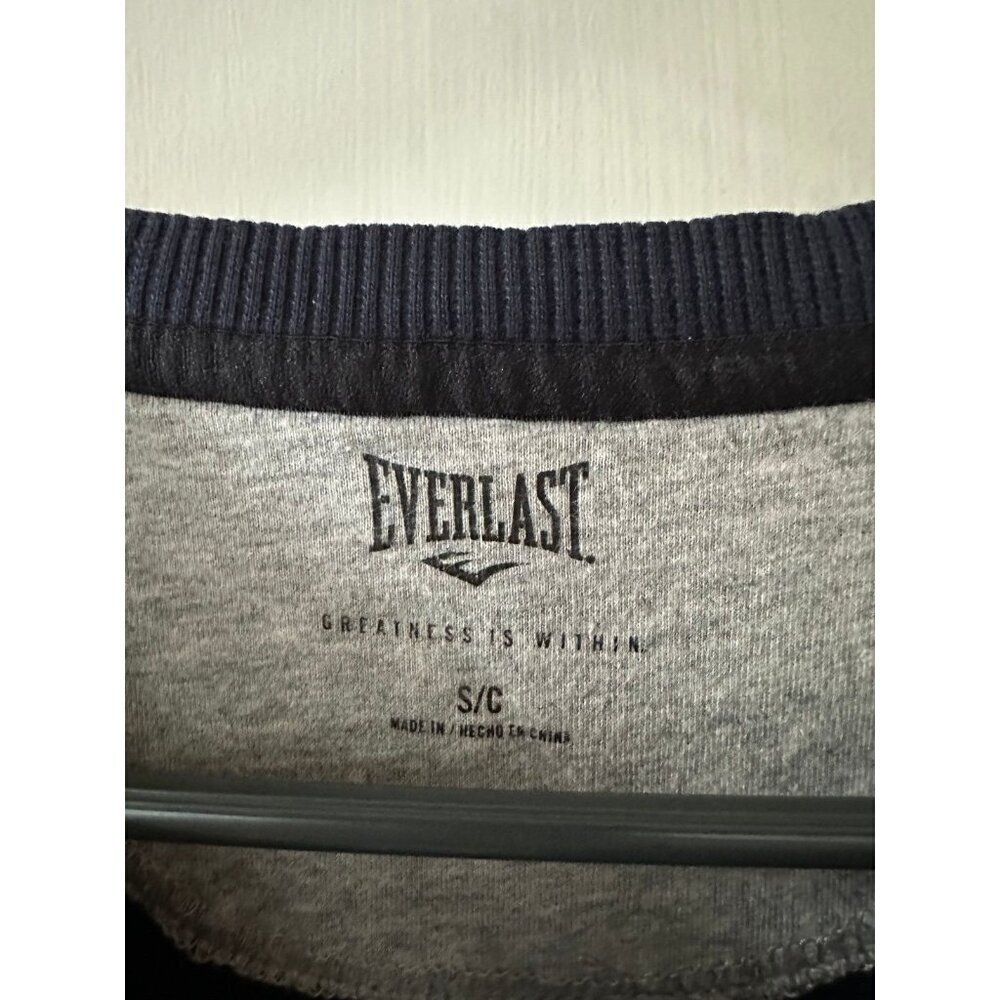 Everlast men’s size small blue sweater - Picture 6 of 8